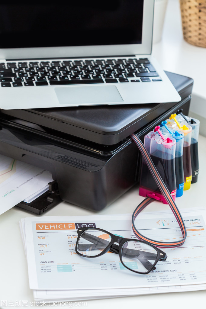 辦公室用品與辦公用品 細微差別與高效辦公之道